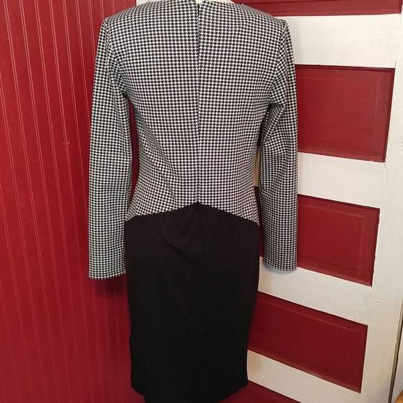 Venus Houndstooth Long Sleeve Dress 8 - Picture 3 of 12